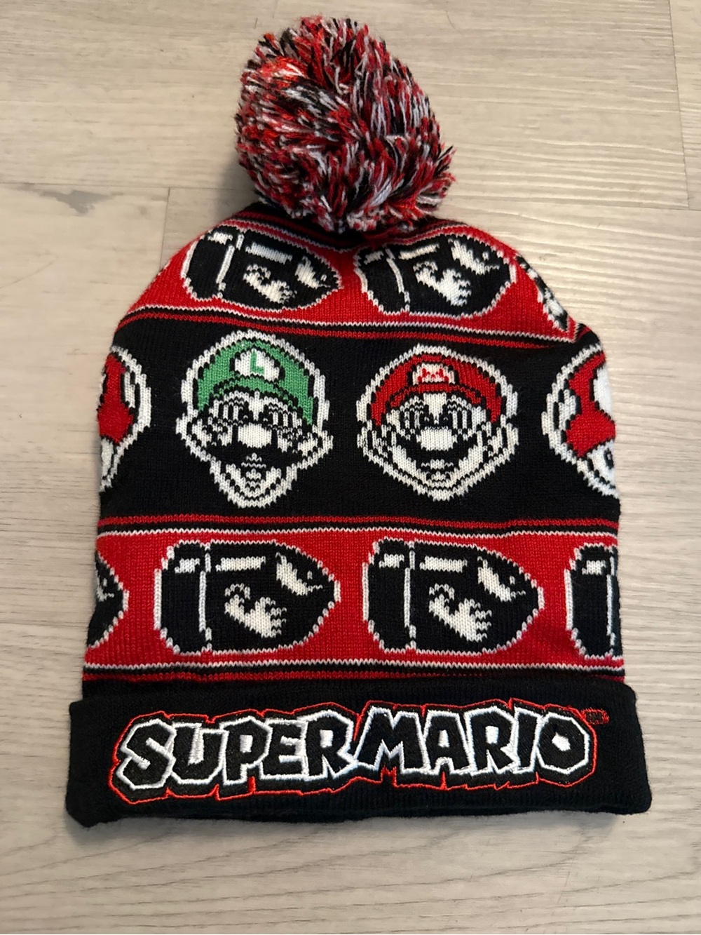 Super Mario Beanie Hat Youth Boys One Size Black Nintendo Mario & Luigi